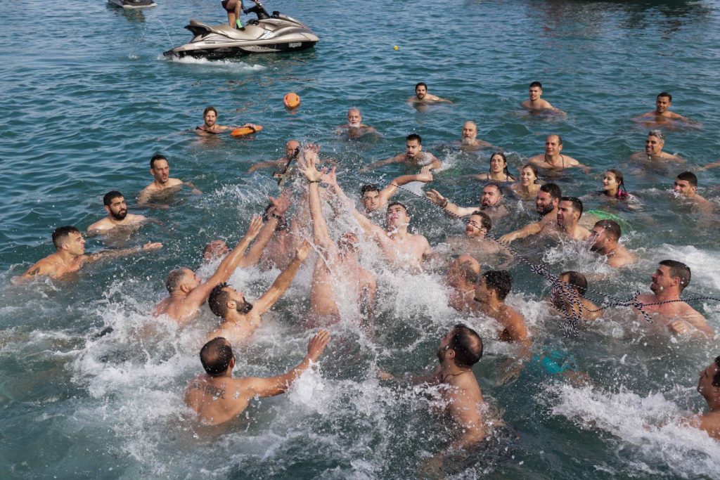 Τα επεισοδιακά ύδατα και η μάταιη φώτιση