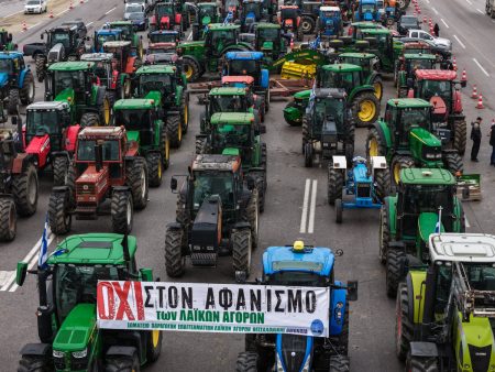 Μπλόκα αγροτών: «Τίποτα νέο στα μέτρα της κυβέρνησης» – Οι αντιδράσεις