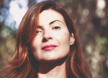 Μόνα Αγουάντ: Η τέχνη είναι ένας τρόπος να μετατρέπουμε τον πόνο σε δύναμη