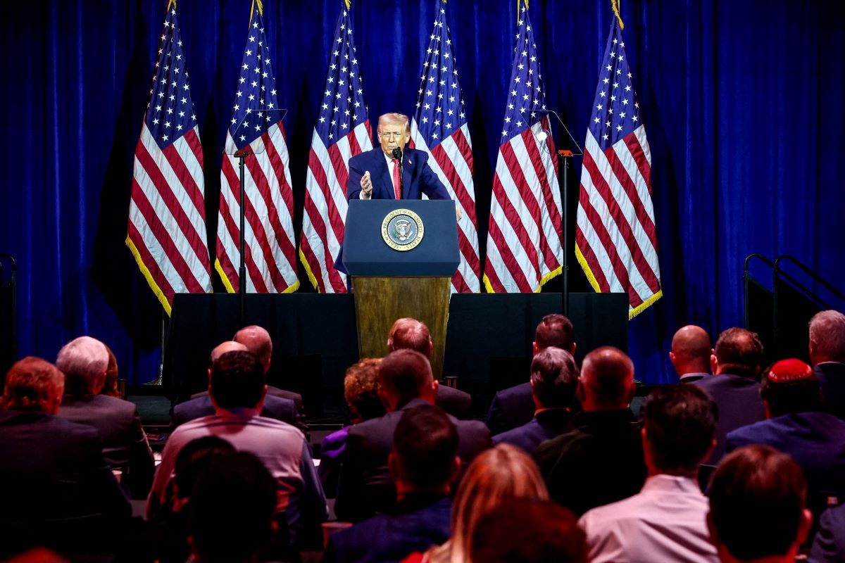 Τραμπ: Αμφισβητεί το ΝΑΤΟ εν μέσω κρίσης με τη Γροιλανδία