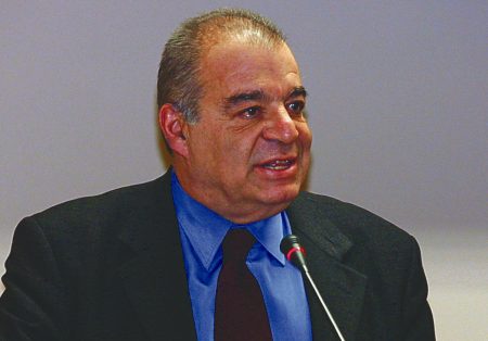 Ο κεντρώος που δεν χωρούσε πια: Ο Γιάννης Τζαννετάκος και μια Ελλάδα που άλλαζε