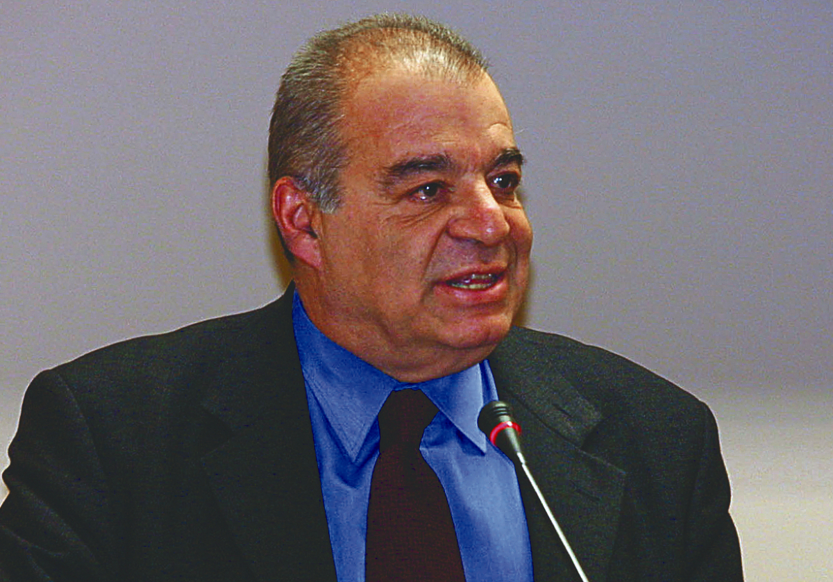 Ο κεντρώος που δεν χωρούσε πια: Ο Γιάννης Τζαννετάκος και μια Ελλάδα που άλλαζε