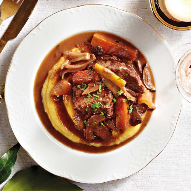 Αργοψημένο βοδινό μπρεζέ με λαχανικά