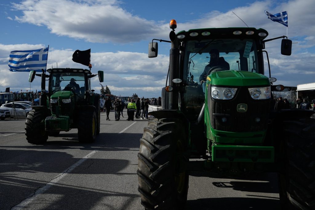 Αγροτικά μπλόκα: Κυκλοφοριακές ρυθμίσεις στην εθνική οδό Θεσσαλονίκης – Αθηνών