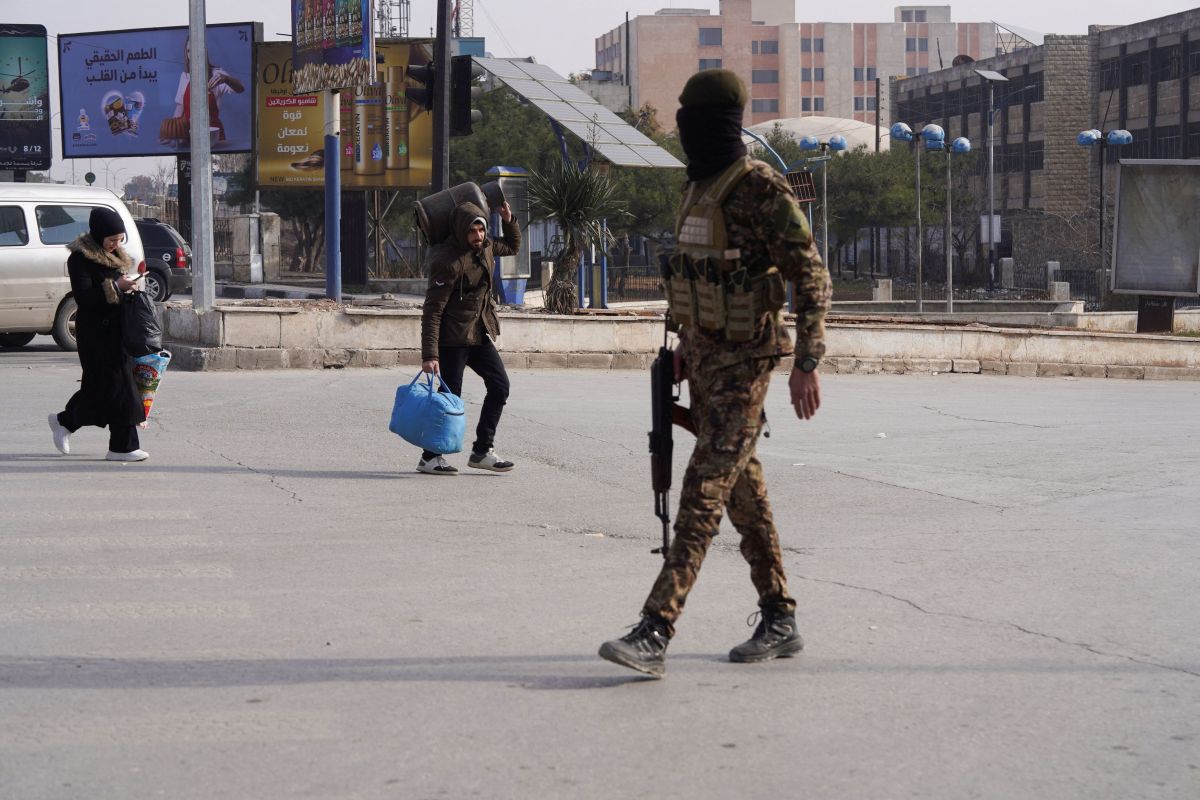 Αντίθετες γραμμές Τουρκίας–Ισραήλ στη Συρία, καθώς το Χαλέπι φλέγεται