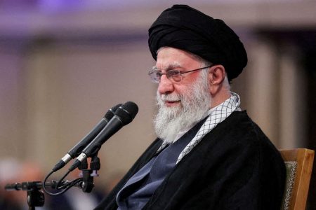 Ιράν: Διάγγελμα Χαμενεΐ – «Αλαζόνας ο Τραμπ, να ασχοληθεί με τα προβλήματα των ΗΠΑ»