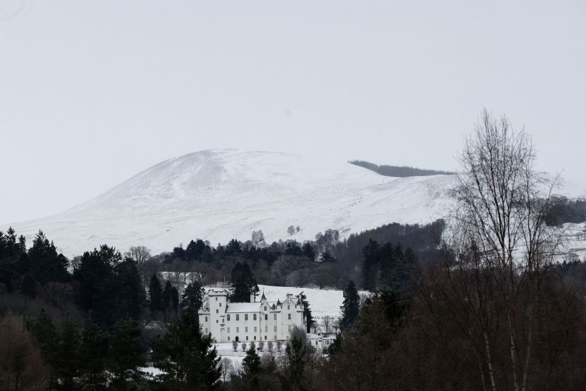 Η Βρετανία θάφτηκε στο χιόνι (εικόνες)