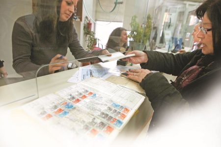 Θέλετε να βγείτε στη σύνταξη και σας λείπουν ένσημα; Πώς θα τα βρείτε