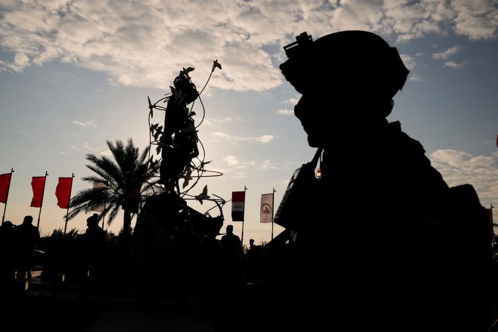 Γιατί «φλέγεται» το Ιράν: Η οικονομική κρίση, οι Κούρδοι και ο ρόλος ΗΠΑ – Ισραήλ