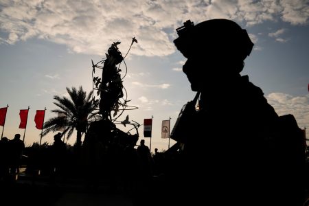 Γιατί «φλέγεται» το Ιράν: Η οικονομική κρίση, οι Κούρδοι και ο ρόλος ΗΠΑ - Ισραήλ