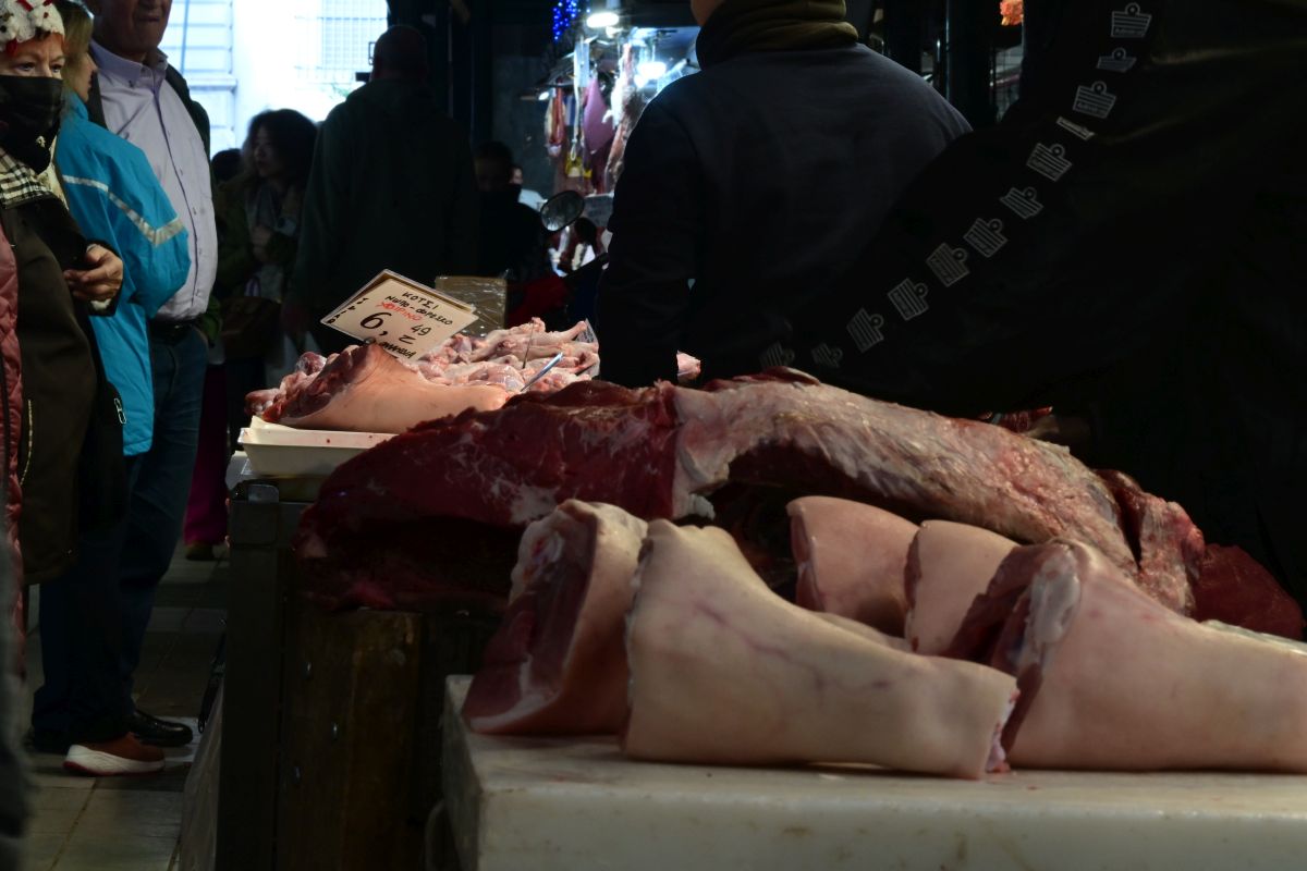 Κρέας, γάλα, γιαούρτι: Γιατί είναι ακριβότερα στην Ελλάδα από ότι στην Ε.Ε.