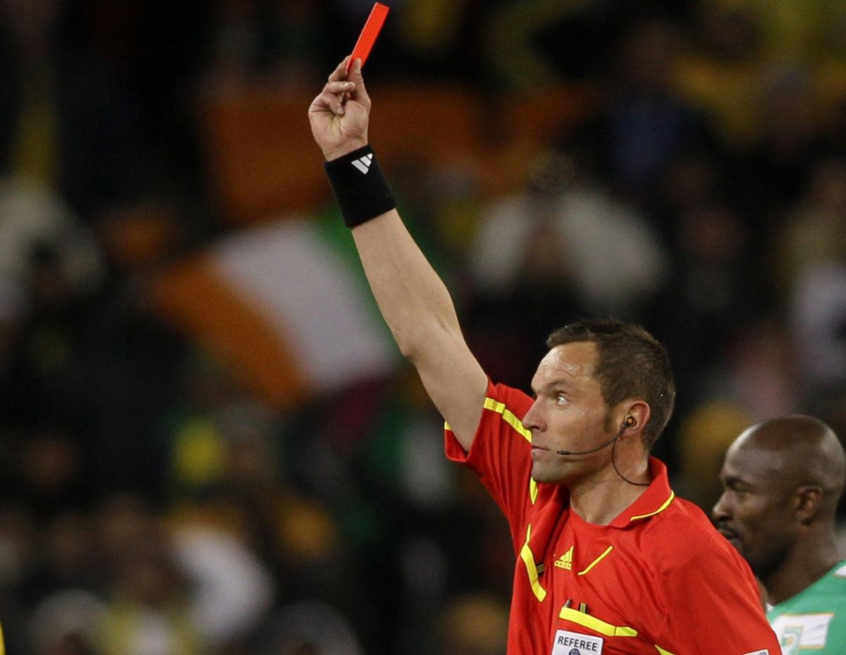 Μέτωπο 20+8 ποδοσφαιρικών ενώσεων κατά του ακατάλληλου Λανουά