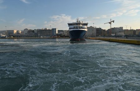 Ποια δρομολόγια πλοίων δεν εκτελούνται λόγω των ανέμων