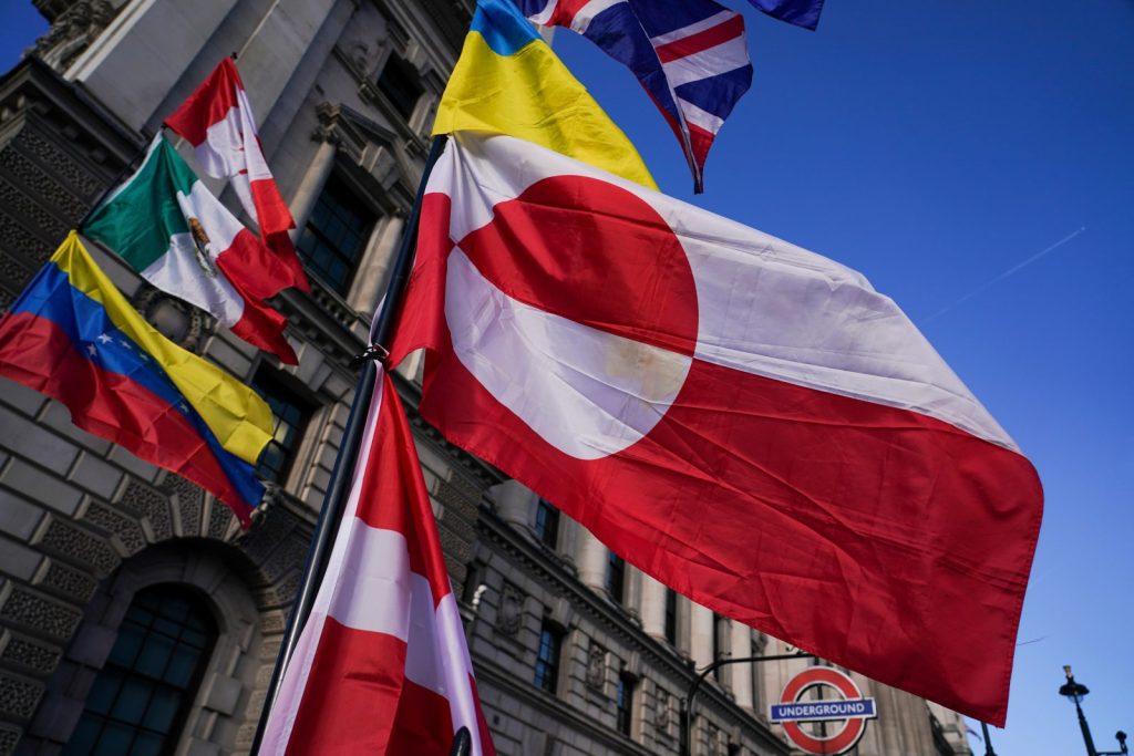 Η Γροιλανδία πυροδοτεί κρίση στο ΝΑΤΟ – Σχεδιάζει εισβολή ο Τραμπ;