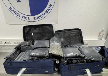 Βαλίτσες γεμάτες skunk στο «Ελ. Βενιζέλος» - Στα χέρια της ΕΛ.ΑΣ. 3 γυναίκες με 72,7 κιλά κάνναβης