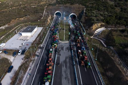 Μπλόκα: Αποκλιμάκωση μέσω task force