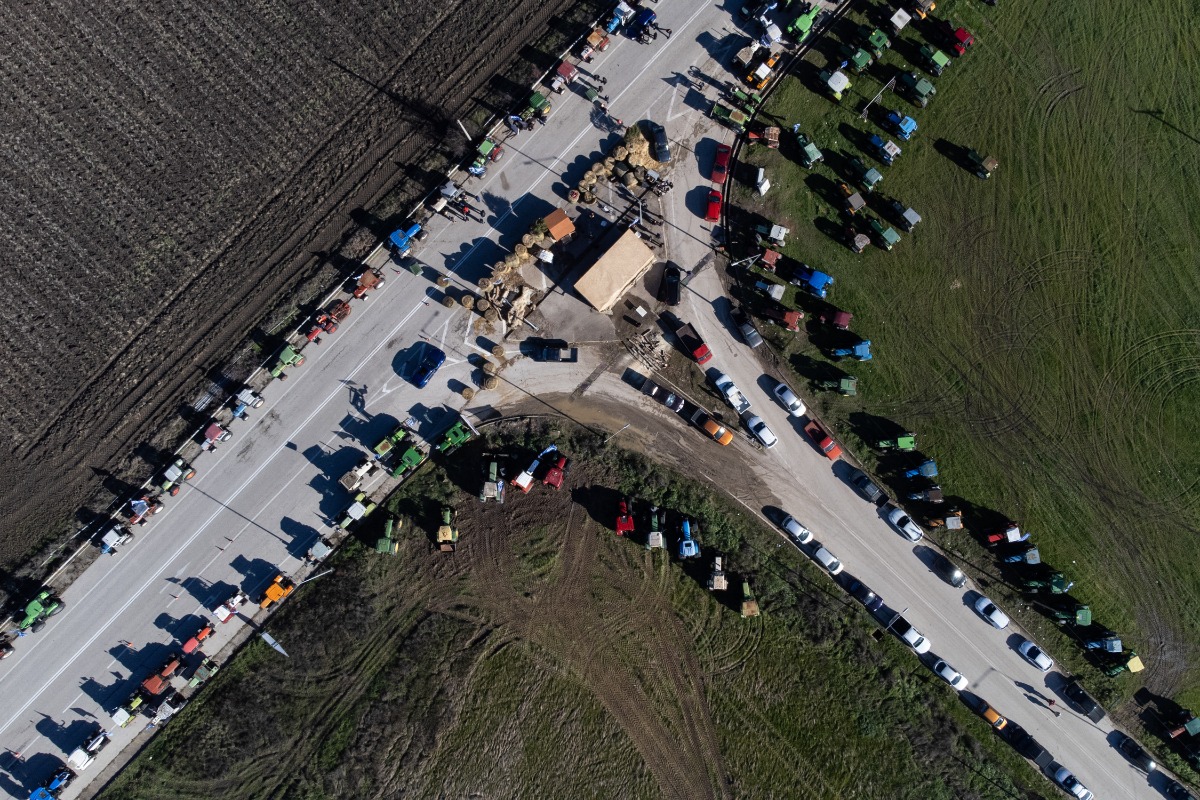 Πόλεμος τελεσιγράφων κυβέρνησης – αγροτών: Στον «αέρα» το ραντεβού με Μητσοτάκη