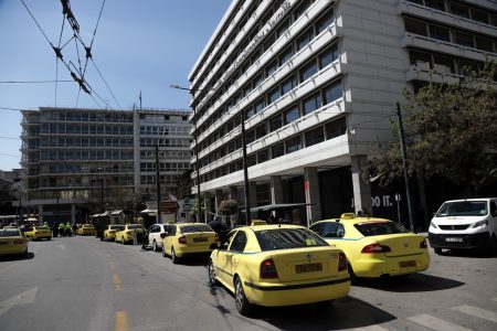 Απεργία ταξί: Τραβούν χειρόφρενο για 48 ώρες από την Τρίτη – Τι ζητούν