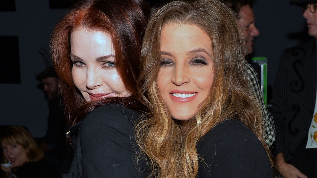 Lisa Marie Presley: Η συγκρουσιακή σχέση με τη μητέρα της και η ζωή της κάτω από τη σκιά του Elvis