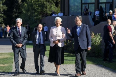 Πρωτοφανής κοινή δήλωση κεντρικών τραπεζιτών υπέρ του Τζερόμ Πάουελ