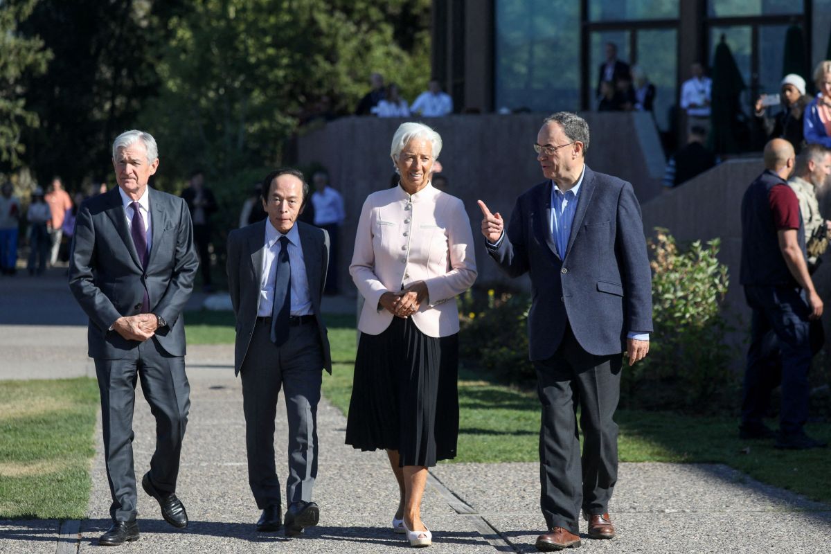 Πρωτοφανής κοινή δήλωση κεντρικών τραπεζιτών υπέρ του Τζερόμ Πάουελ