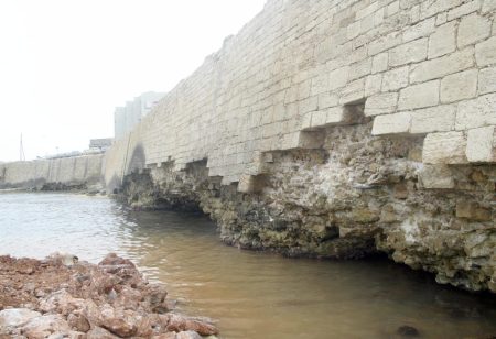 Κρήτη: Στην εντατική 19χρονος, έπεσε από τα ενετικά τείχη