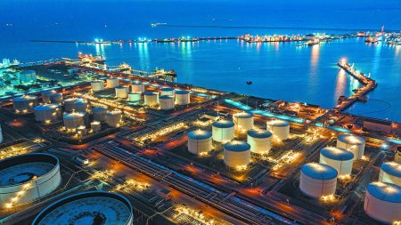 Γιατί οι παγκόσμιοι κραδασμοί δεν αγγίζουν την αγορά πετρελαίου