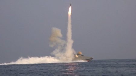 Ιράν: «Είμαστε έτοιμοι να απαντήσουμε» – Απειλές κατά Τραμπ, χιλιάδες νεκροί