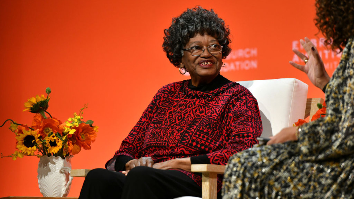 Πριν τη Rosa Parks, ήταν η Claudette Colvin: Η έφηβη που αρνήθηκε να αλλάξει θέση στο λεωφορείο αλλά η ιστορία την παραμέρισε