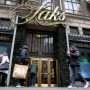 Saks, ο κολοσσός πολυτελείας που κατέρρευσε
