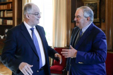 Τετ-α-τετ Τασούλα με Καραμανλή – Τι συζήτησαν