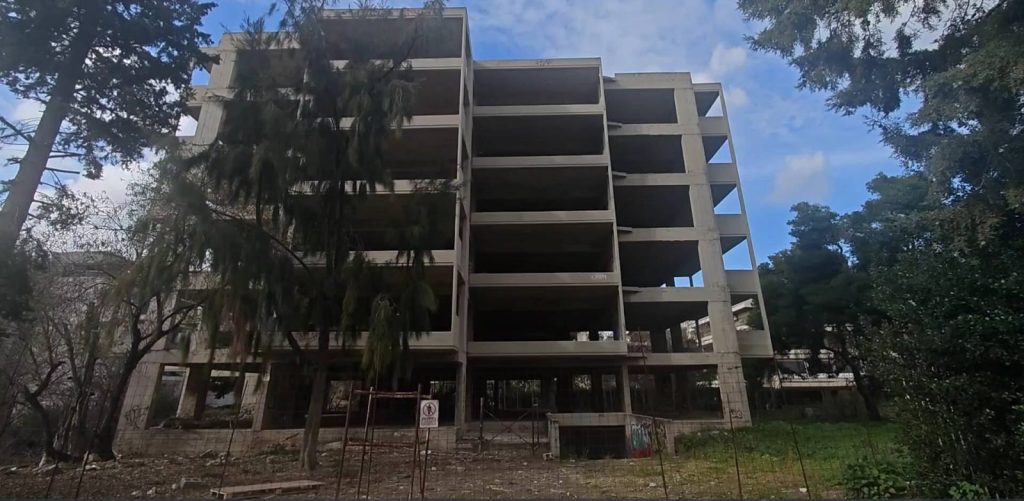 Αγία Παρασκευή: Σε αυτή την οικοδομή – «φάντασμα» βρέθηκε νεκρός ο 25χρονος