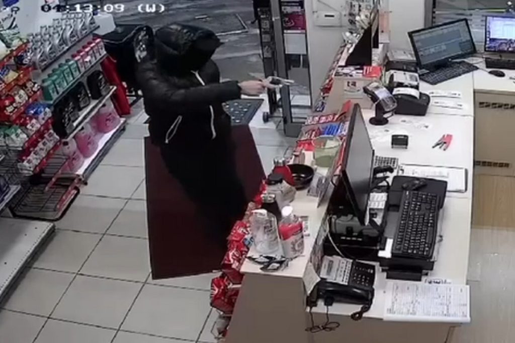 Βίντεο ντοκουμέντο από τη δράση της σπείρας με το μοντέλο – Πώς χτυπούσε στην Αττική