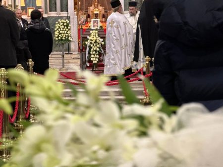 Ψαρογιάννης: Με λαούτα και μαντολίνα το τελευταίο «αντίο» στον Γιάννη Ξυλούρη