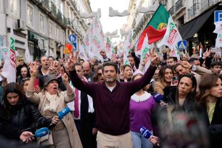 Εκλογές – Πορτογαλία: Η άκρα δεξιά απειλεί να ανατρέψει τα δεδομένα – ποιος θα περάσει στον β’ γύρο;