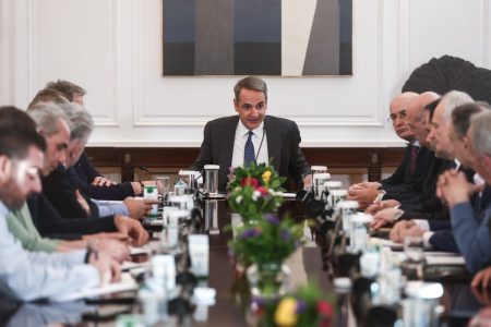 Από τα αγροτικά αιτήματα στην «τέλεια καταιγίδα»