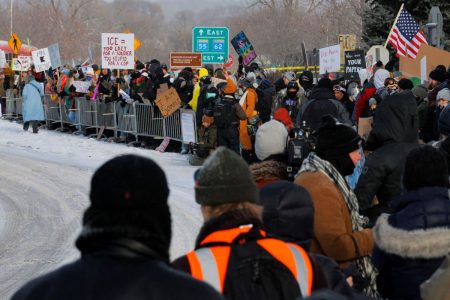 Μινεσότα: Ετοιμάζει στρατό ο Τραμπ – Θα επικαλεστεί τον Νόμο περί Εξέγερσης;