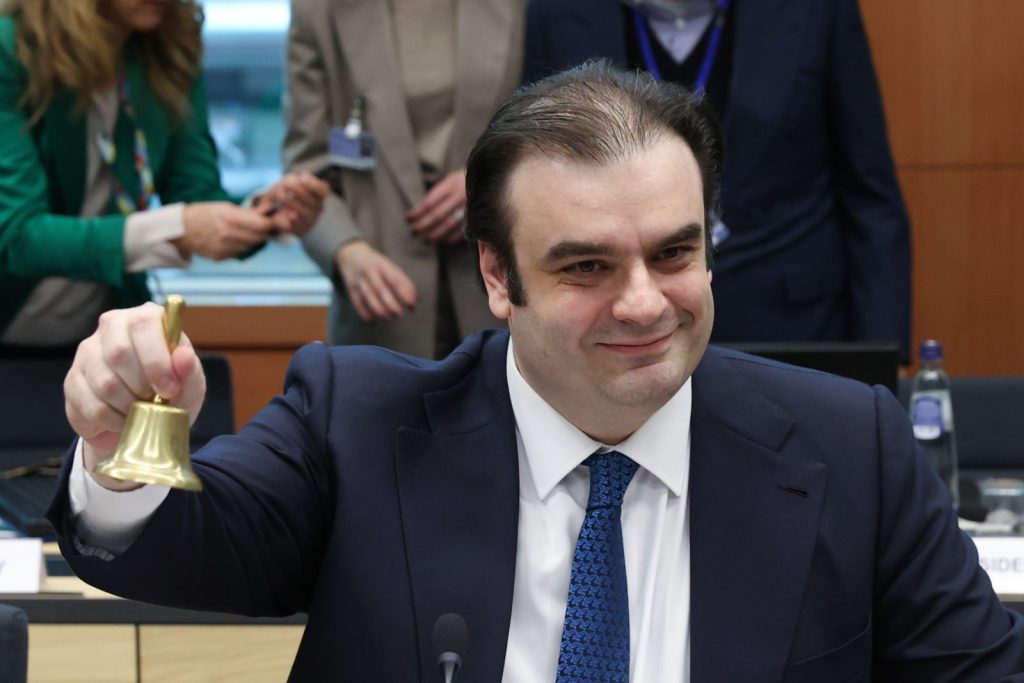 Πιερρακάκης στο Eurogroup: Eνότητα και διάλογος απέναντι στις απειλές Τραμπ