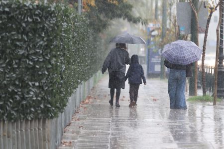 Καιρός: Βροχές, χιόνια, θυελλώδεις άνεμοι – Πότε κορυφώνεται η κακοκαιρία, τι θα γίνει στην Αττική