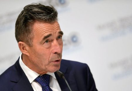 Ράσμουσεν: «Φτάνει πια με τις κολακείες προς τον Τραμπ»