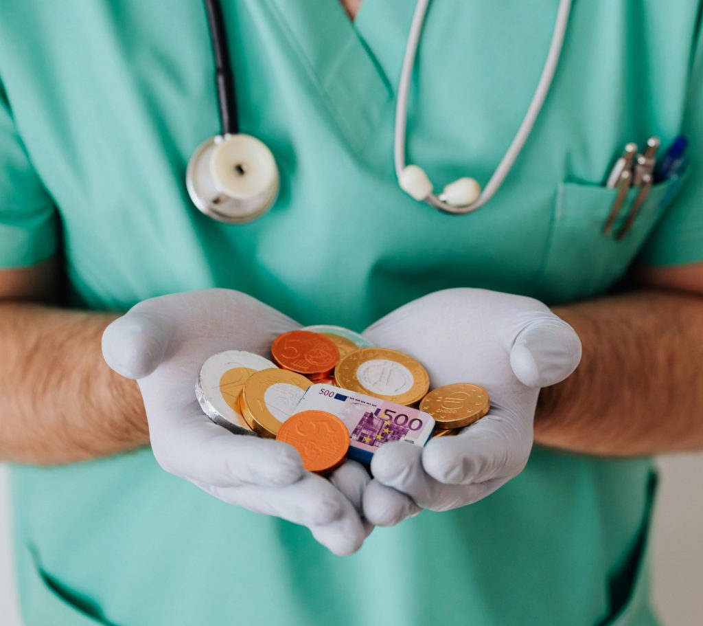 Ασφάλιστρα υγείας: Στο 7% μεσοσταθμικά οι αυξήσεις και το 2026