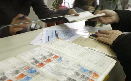 Συντάξεις: Νέο ρεκόρ αποχωρήσεων το 2025