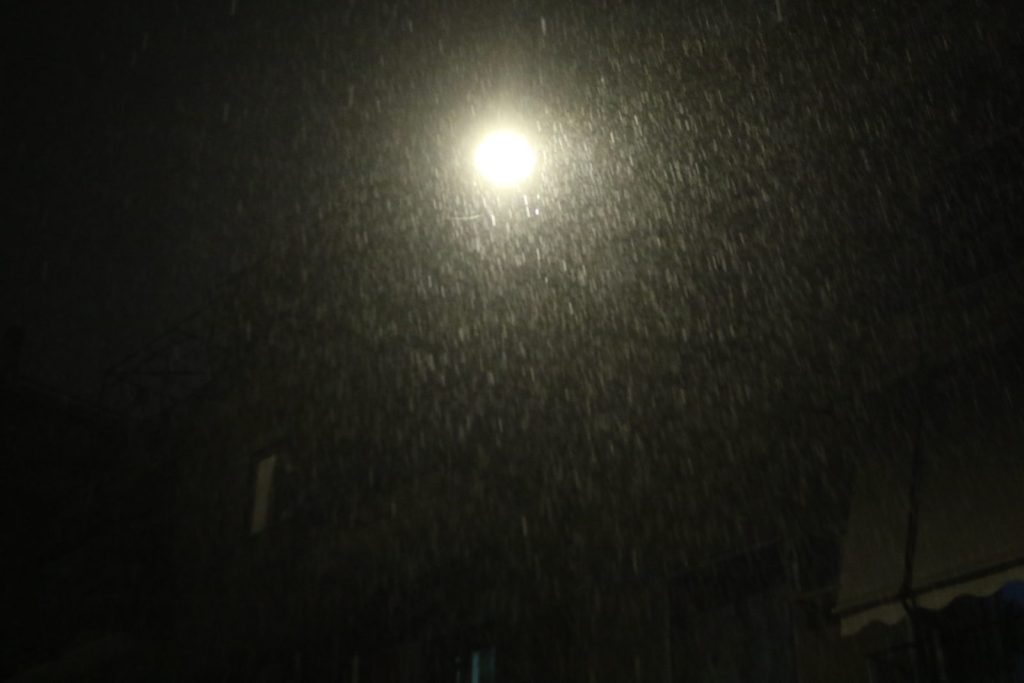 Κακοκαιρία: Υπερχείλισε το ρέμα Αγίου Ιωάννου στον Ασπρόπυργο – Μήνυμα του 112