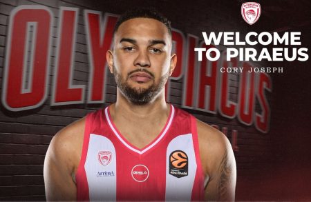 Ολυμπιακός: Ο Κόρι Τζόσεφ ντύθηκε στα ερυθρόλευκα