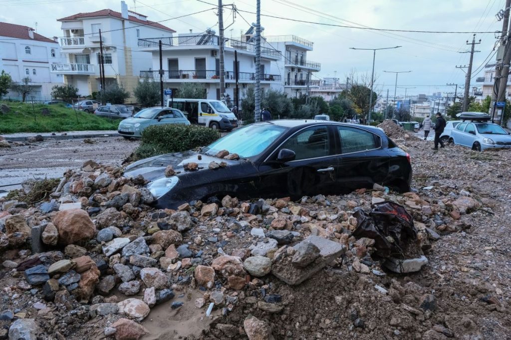 Κακοκαιρία-Γλυφάδα: Πώς θα δηλώσετε ζημιές σε σπίτια, επιχειρήσεις και ΙΧ