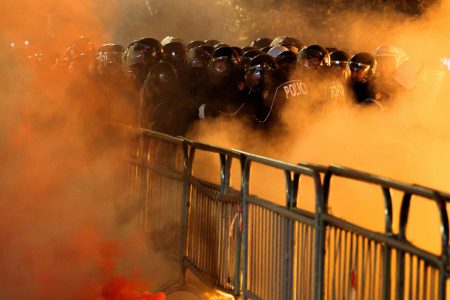 Αλβανία: Συγκρούσεις διαδηλωτών με την αστυνομία στη σκιά του Μπερίσα