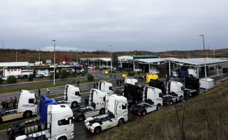 Βαλκάνια: «Μπλόκο» φορτηγών σε τελωνεία για το σύστημα Εισόδου/Εξόδου της ΕΕ