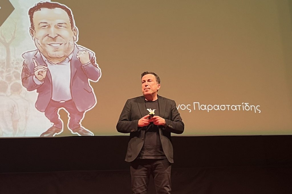 Μαζική συμμετοχή στην εκδήλωση του Democrat στο «Ολύμπιον» για τη Δημοκρατία