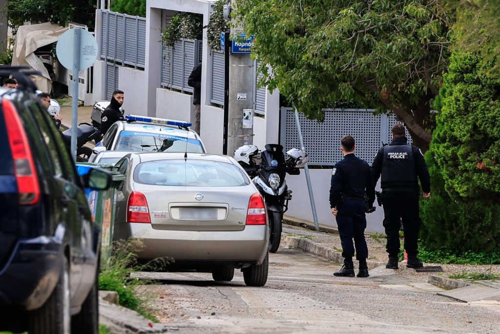 Η προαναγγελθείσα πατροκτονία της Γλυφάδας – Νόμοι, δικαστικές αποφάσεις, γιατροί, κοινωνικό περιβάλλον