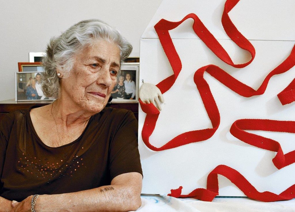 Φωτογραφίζοντας τους τελευταίους επιζήσαντες του Ολοκαυτώματος